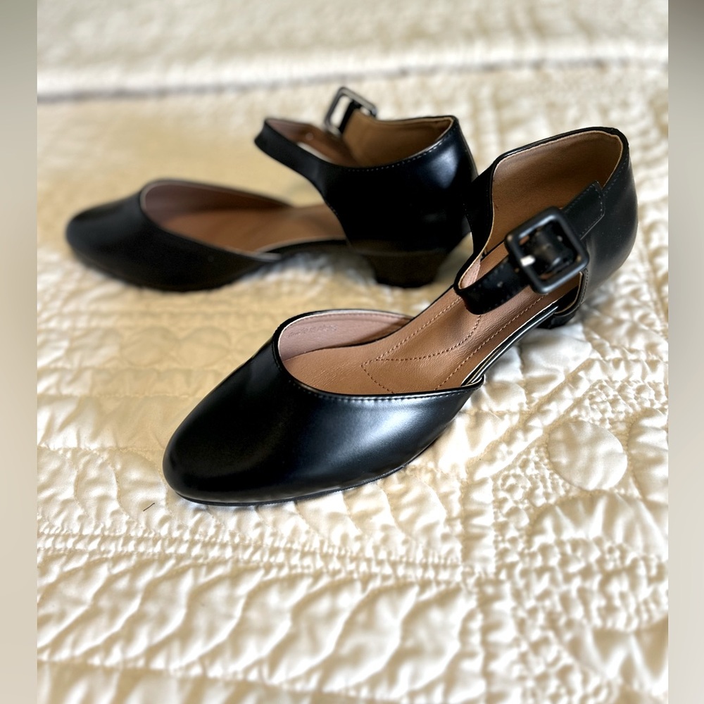 Ankle strap closed toe shoe